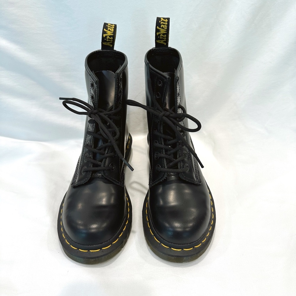 Dr. Martens 1460 smooth leather boots, size 7